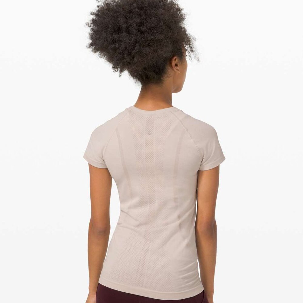 Lululemon Swiftly Tech Short Sleeve  Size 8 - Picture 2 of 5